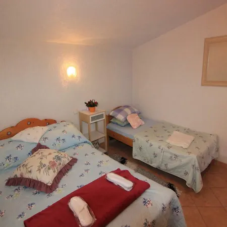 Adis Appartement Vir